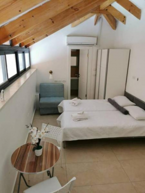 A wonderful studio6 apt in the center of Jerusalem